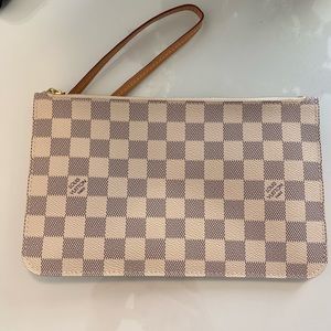 Louis Vuitton wristlet / bag